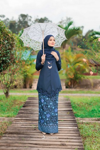 Suri Inara- Dark Blue