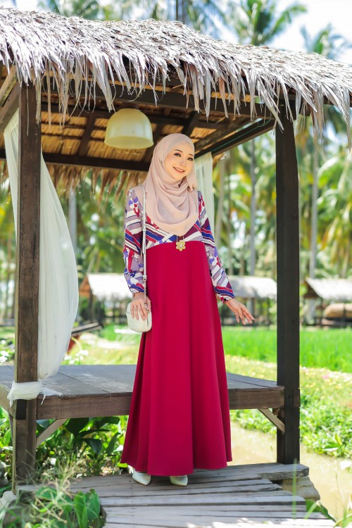 Qaseema - Red Maroon