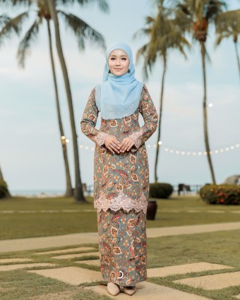 Batik Lace Moms - Puteri
