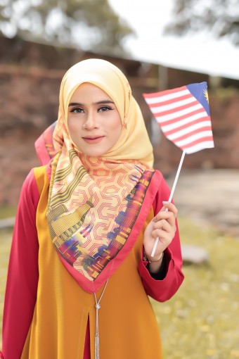 SQUARE SCARF - KUALA LUMPUR