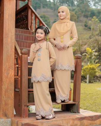 Dhia Arisa Kids 4 - Nude