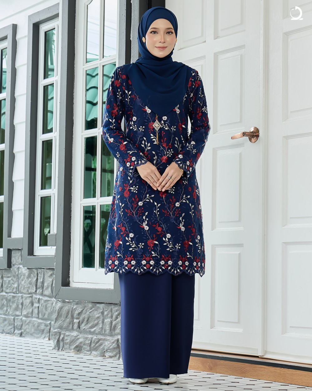 Laura - Dark Blue