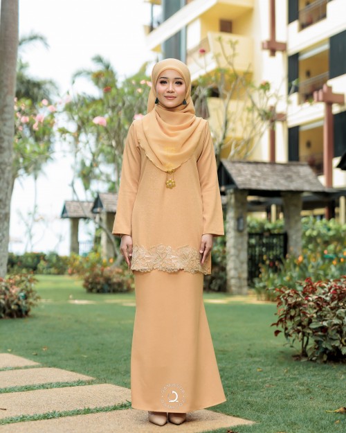 Tiara Raya Moms -  Nude Beige