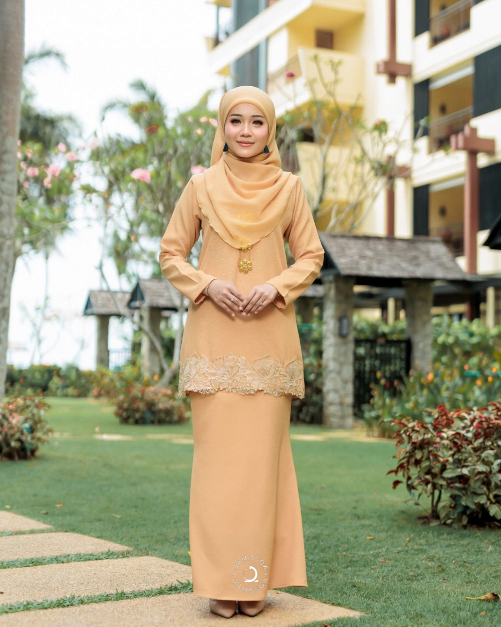 Tiara Raya Moms -  Nude Beige